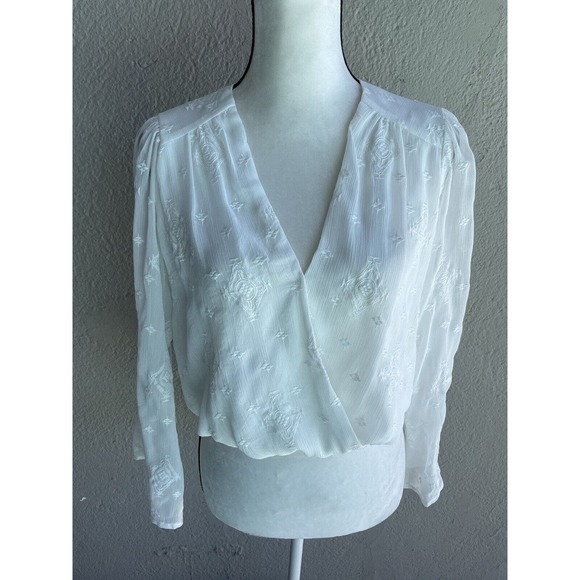 ASTR THE LABEL White Chiffon Bell Sleeve Top size Small - Picture 1 of 11